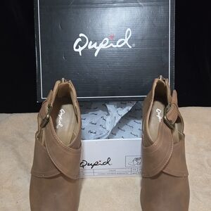 Qupid Tan Ankle Boots